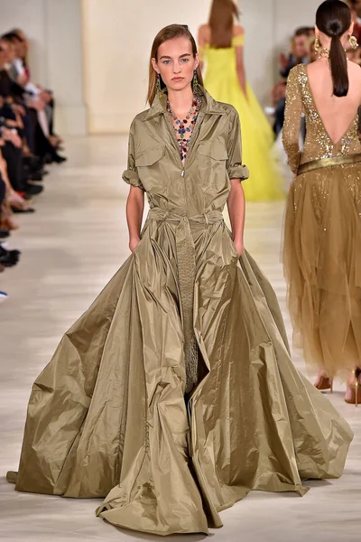 Look 50